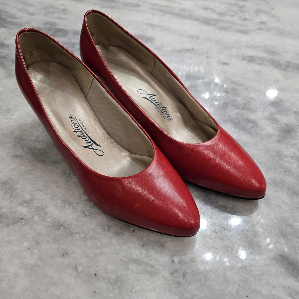 Auditions Red 3" High Heel Shoes/Pumps Red Excellent Condition Size 10WW